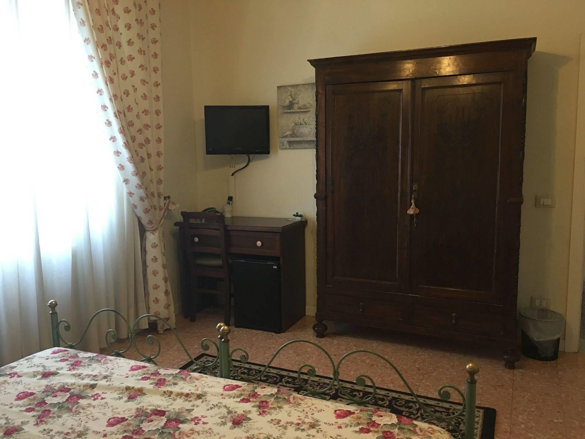 Affittacamere La Casa Di Ugo Ciglione Екстер'єр фото
